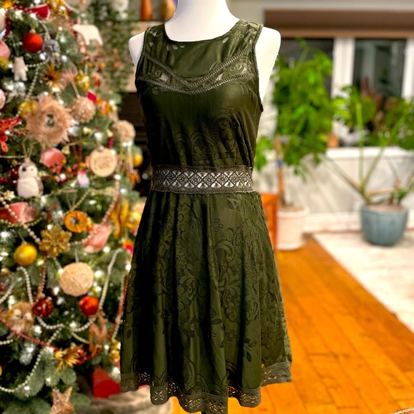 Rebellion Lace Dress - Picture 1 of 11